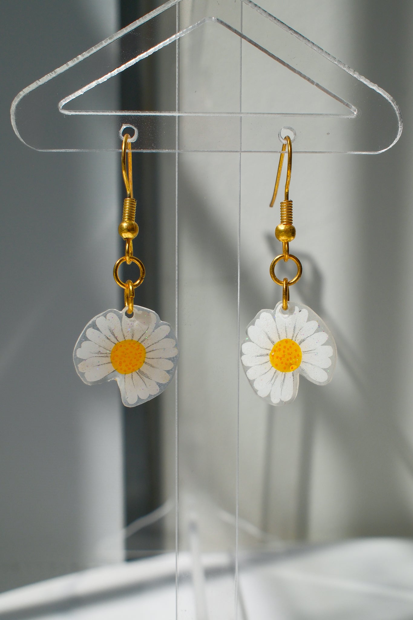 White Daisy Resin Drop Earrings